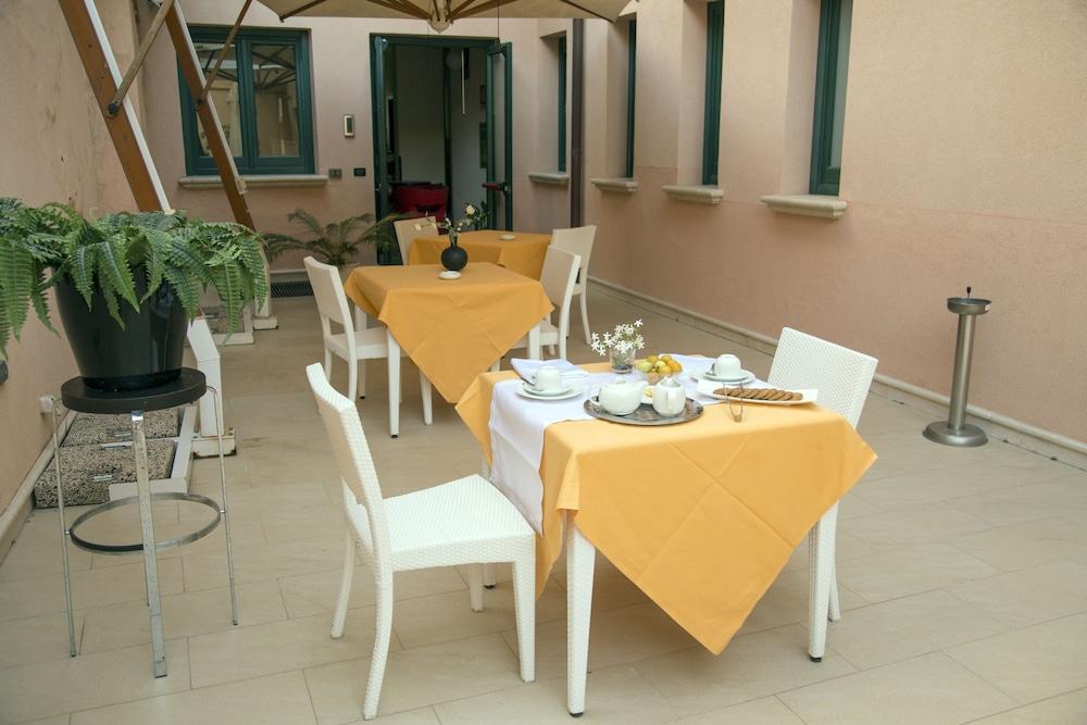 Hotel Cerri