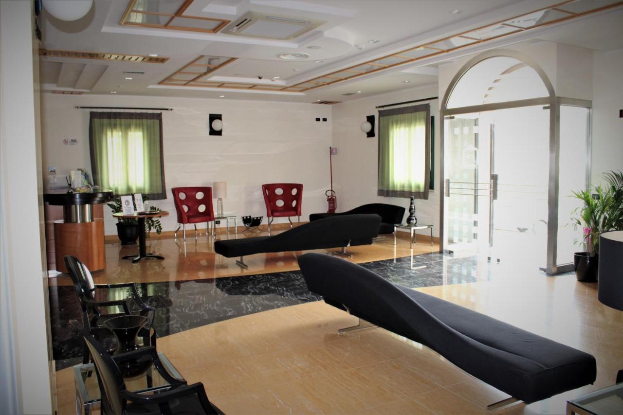 Cerri Hotel