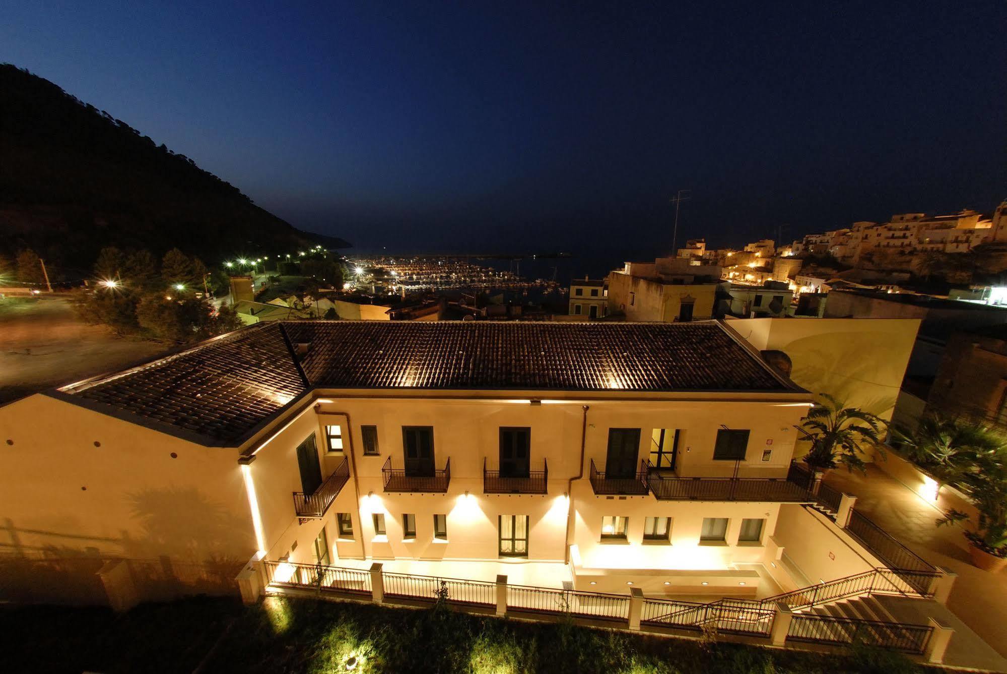 Cerri Hotel