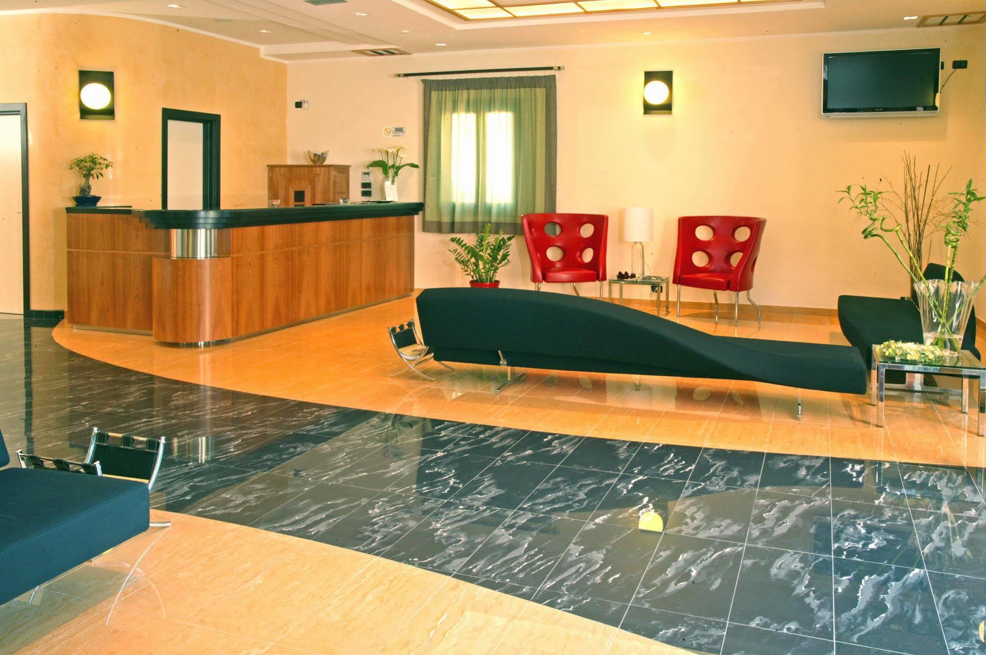 Cerri Hotel 3*